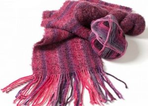 Weave a scarf with knitting yarn!